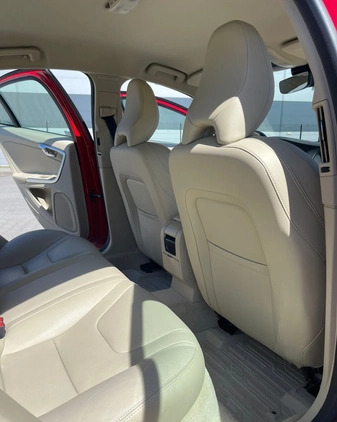 Volvo S60 cena 93000 przebieg: 147310, rok produkcji 2018 z Wieliczka małe 106
